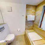 Schweizerhaus مالويه